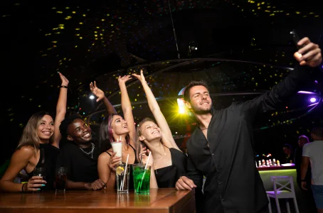 Enchanting World of Dubai Nightclubs: A Guide for Russian-Speaking Visitors